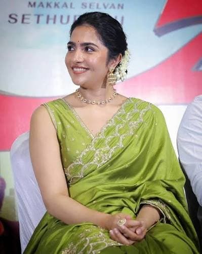 Premium Women's Elegant Soft Silk Saree with Designer Blouse Piece